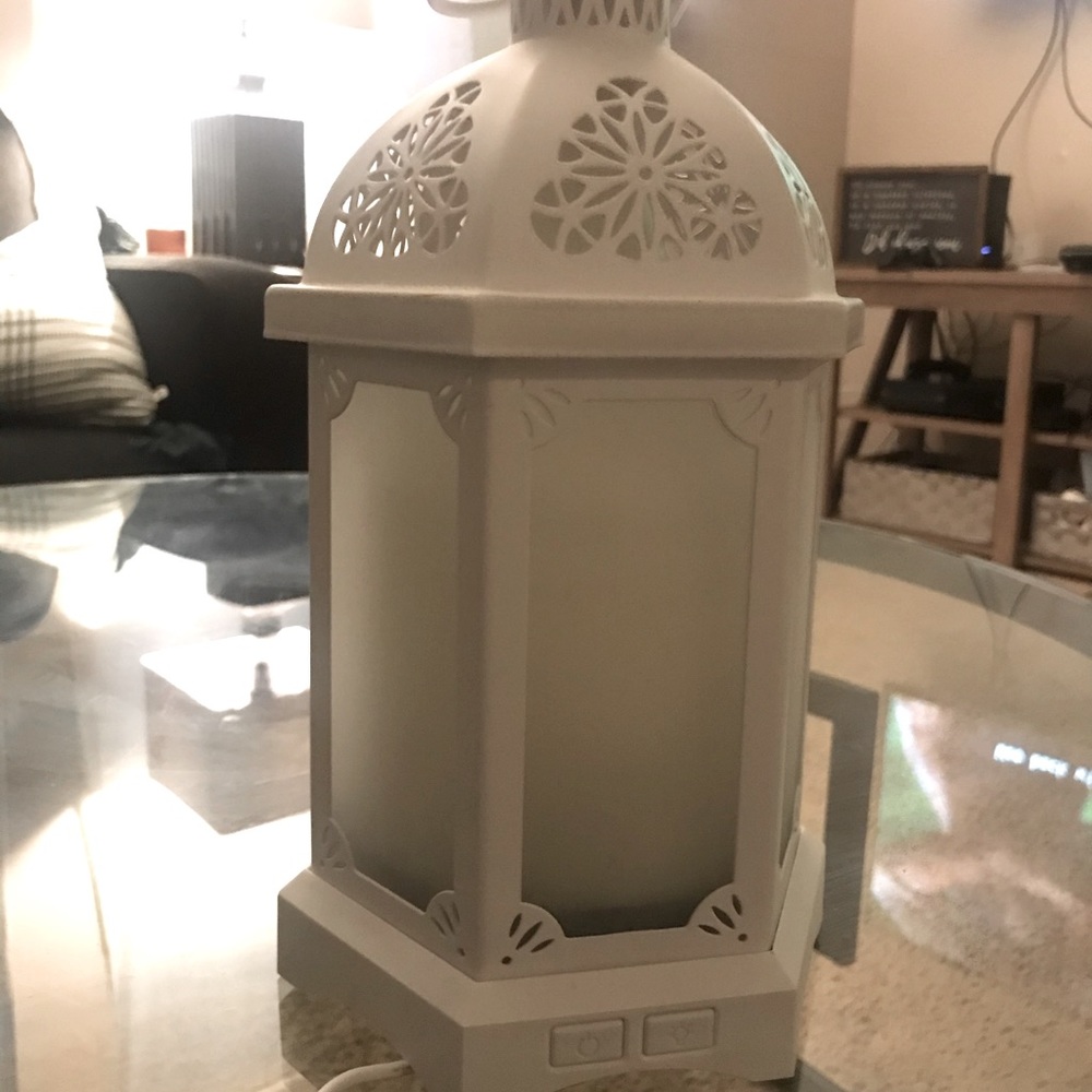 SOLD— Young living essential oil lantern diffuser